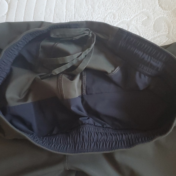 Lululemon ABC jogger Large olive green - Picture 4 of 5